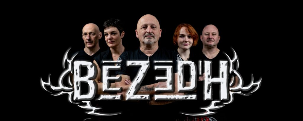 groupe invité bezedh avec 5 musiciens sur fond noir